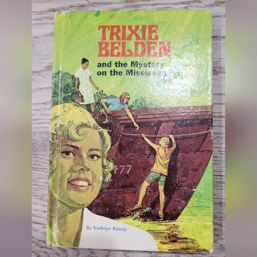 3/$30 Vintage Trixie Belden Book #15